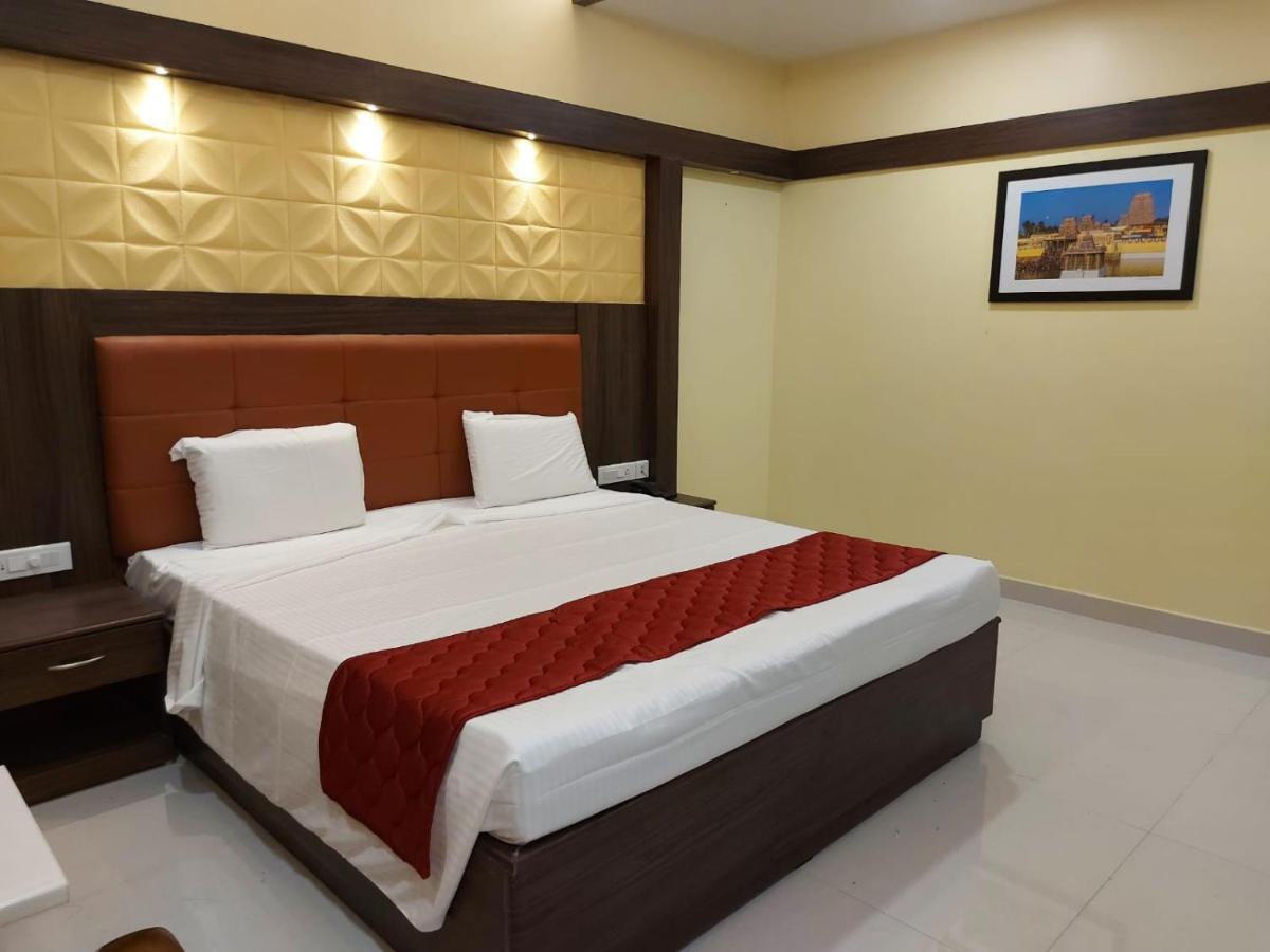 Sri Balaji Grand Hotel Kumbakonam Exterior foto