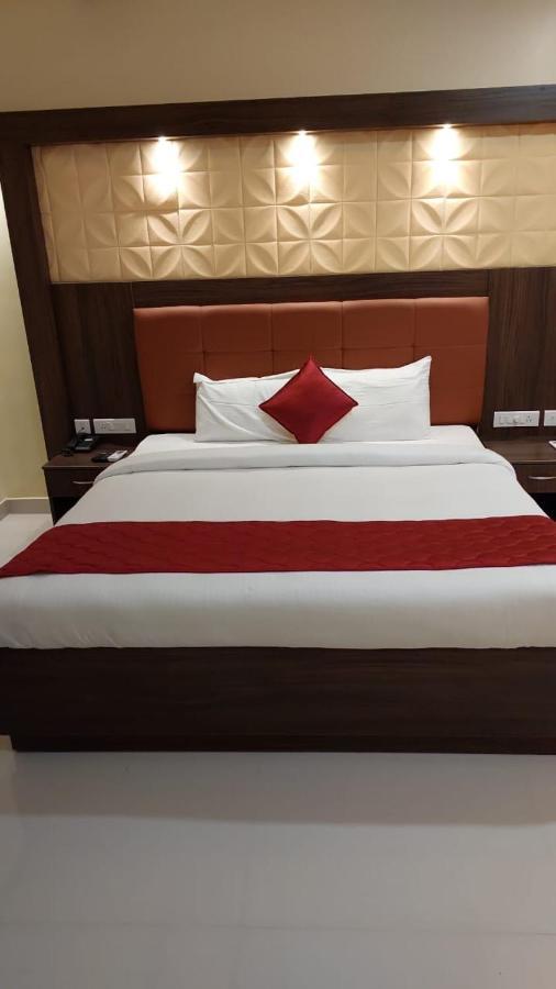 Sri Balaji Grand Hotel Kumbakonam Exterior foto